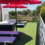 De Lux With Pool Villa *
