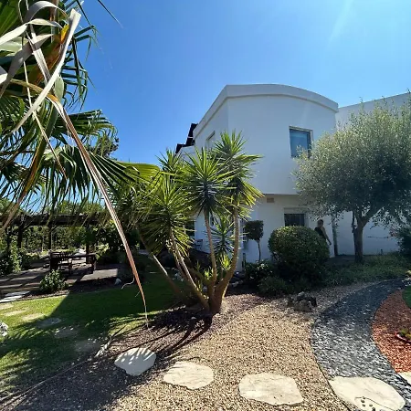 فيلة De Lux With Pool *