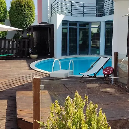 De Lux With Pool فيلة