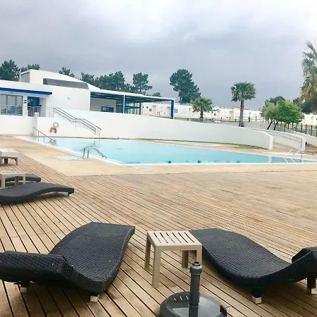 De Lux With Pool *